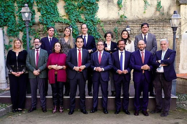 Nieto, en su visita al Colegio de Abogados de Granada.