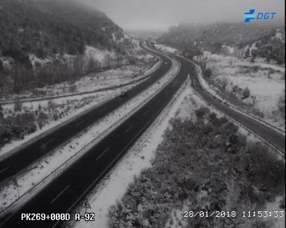 La A-92 despejada de nieve y con circulación.