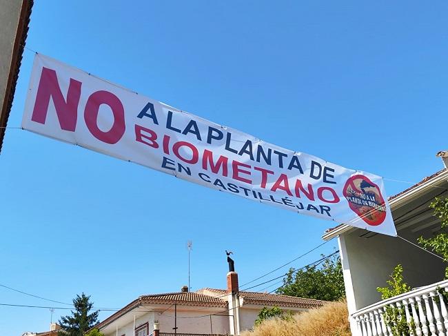 Cartel en rechazo a la planta. 