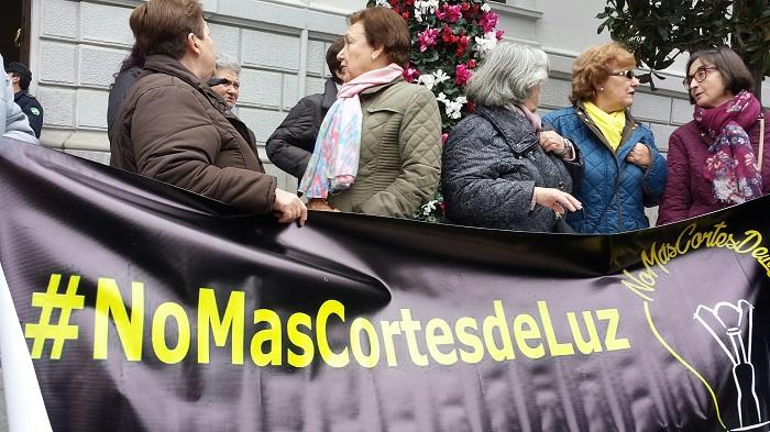 La Plataforma No más cortes de luz en la Zona Norte, en la Plaza del Carmen.