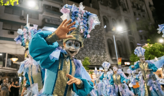 Desfile inaugural del Carnaval de las Promesas (diciembre 2024).