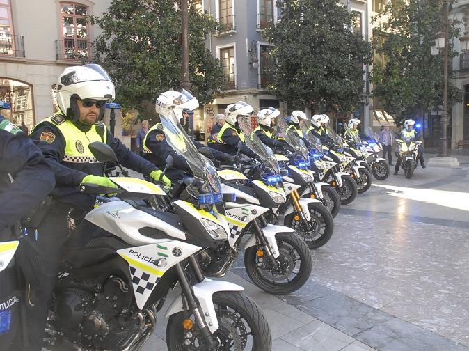 Nuevas motocicletas, en la Plaza del Carmen.