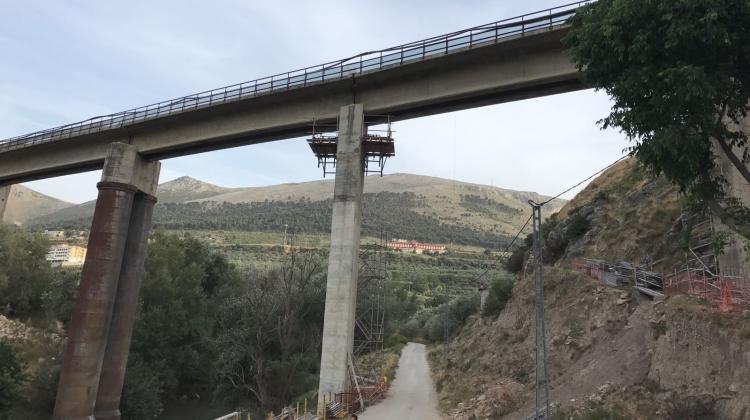 Detalle de las obras en Puente Quebrada, en Loja.
