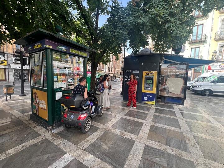 Visita del grupo municipal socialista a Plaza Nueva.