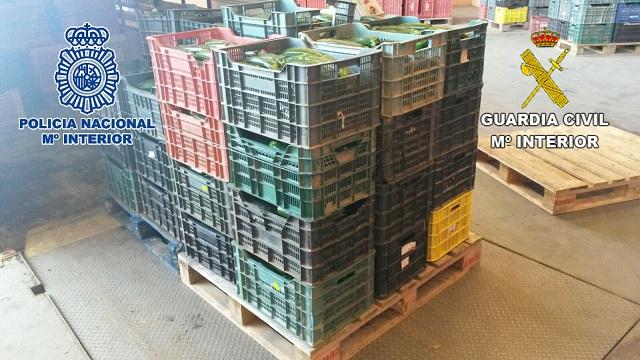 Cajas con frutas y hortalizas robadas Cajas con frutas y hortalizas robadas.