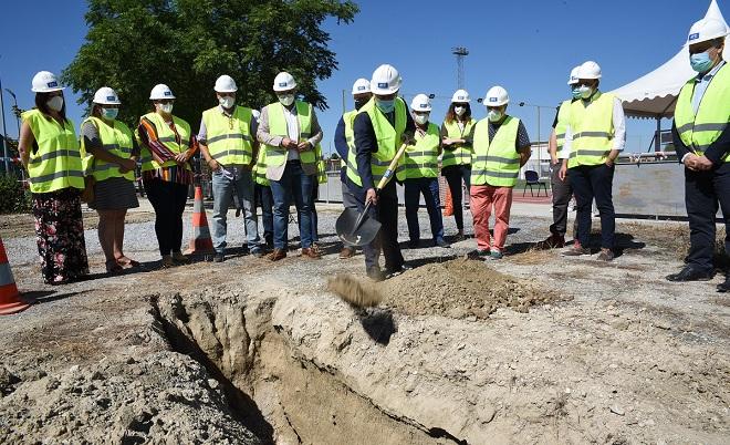 Acto de puesta de la primera piedra del pabellón. 