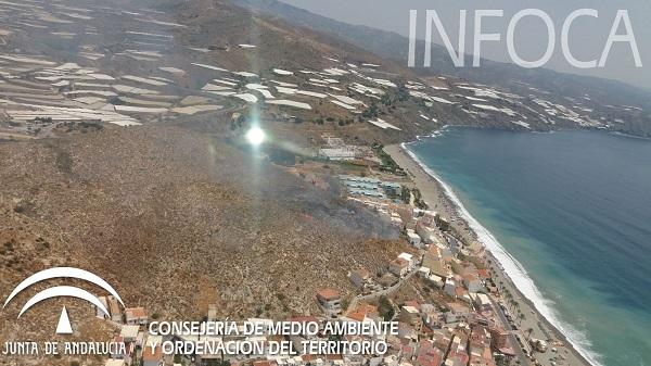 Imagen distribuida por el Infoca del lugar del incendio. Imagen distribuida por el Infoca del lugar del incendio.