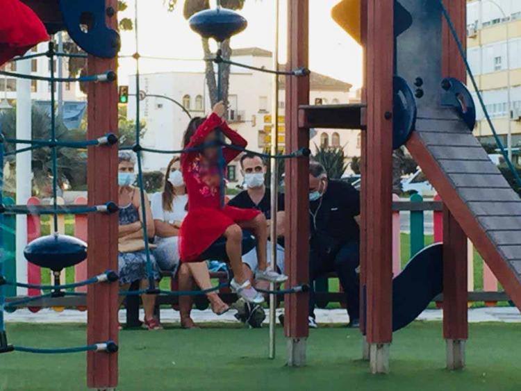 Imagen de un parque infantil. En el conjunto de Andalucía se ha superado el millar de casos otra jornada más.