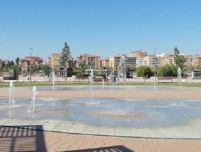 Fuentes en el parque Miguel Ríos del Zaidín. 