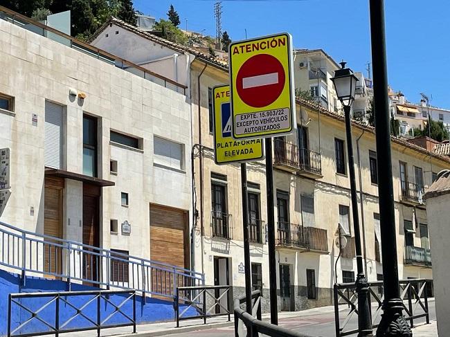 El Paseo de las Palmas queda restringido al tráfico.