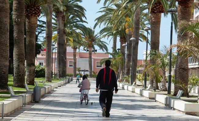 Imagen de la primera jornada de paseos para menores de 14 años en Motril.