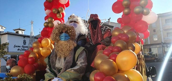 Los Reyes Magos de Cúllar Vega ya han estado repartiendo regalos.