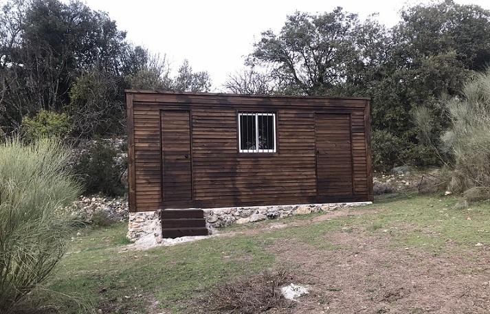 Caseta de vigilancia en la Peña de los Gitanos, que ni se ha estrenado. 