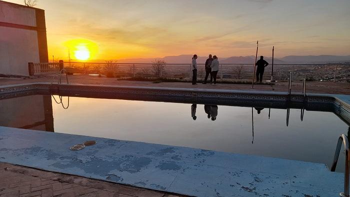 Piscina del restaurante Los Cerezos que se convertirá en municipal este verano.