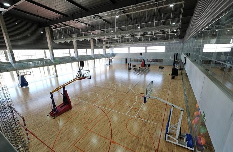 Interior del nuevo pabellón cubierto del Estadio de la Juventud. 