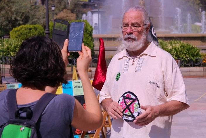 Grian Cutanda lleva 29 días de ayuno voluntario por la Tierra. 