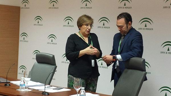 Los gerentes de los hospitales Virgen de las Nieves y PTS, Pilar Espejo y José Luis Gutiérrez, respectivamente. Los gerentes de los hospitales Virgen de las Nieves y PTS, Pilar Espejo y José Luis Gutiérrez, respectivamente.