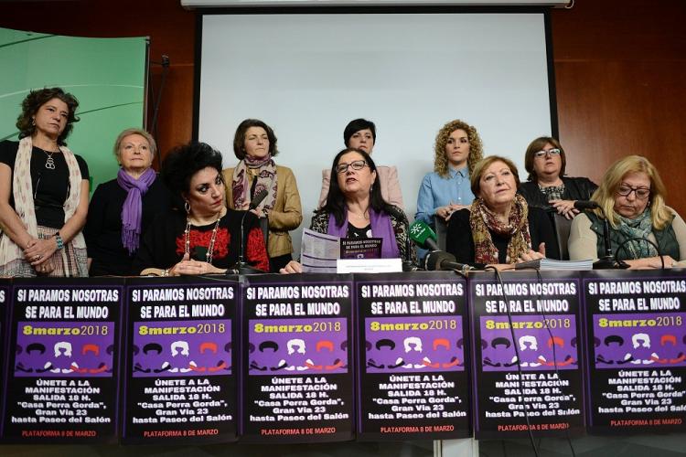 Representantes de la Plataforma del 8 de Marzo en la presentación del manifiesto. Representantes de la Plataforma del 8 de Marzo en la presentación del manifiesto.