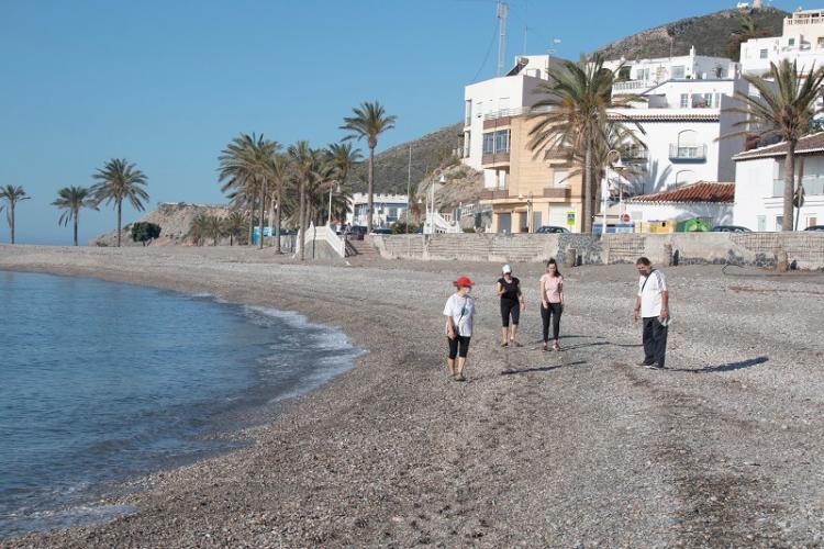 Paseos por la playa en Castell de Ferro.