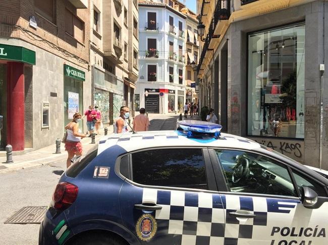 Vehículo de la Policía Local de Granada en una imagen de archivo.