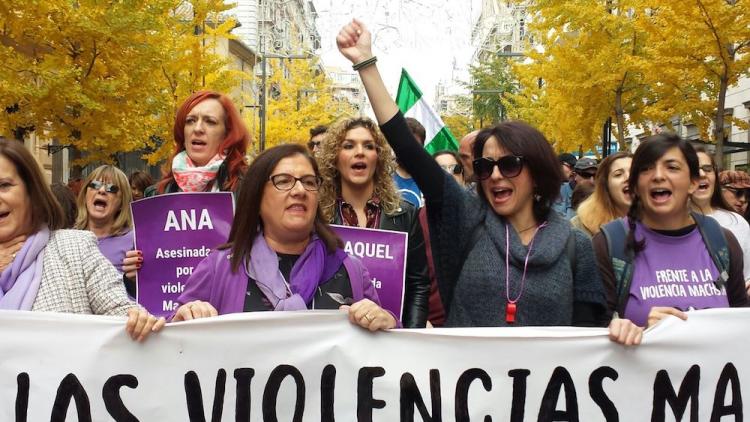 Juana Rivas ha encabezado la movilización, una de las más multitudinarias de los últimos años en Granada.