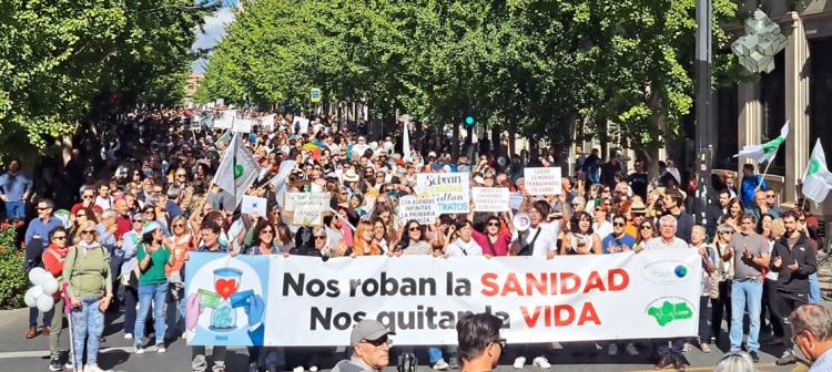 Cabecera de la gran manifestación en defensa de la saniad pública andaluza.