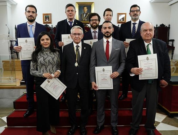 Foto de familia de los premiados. 