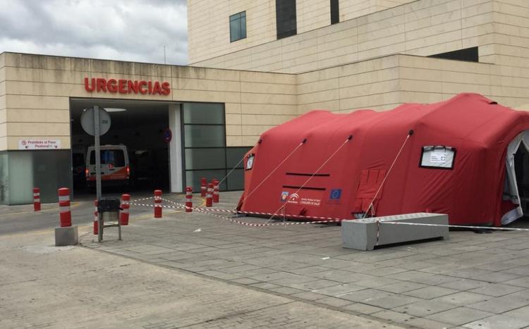 Imagen de la zona de transferencia de pacientes Covid en el San Cecilio.