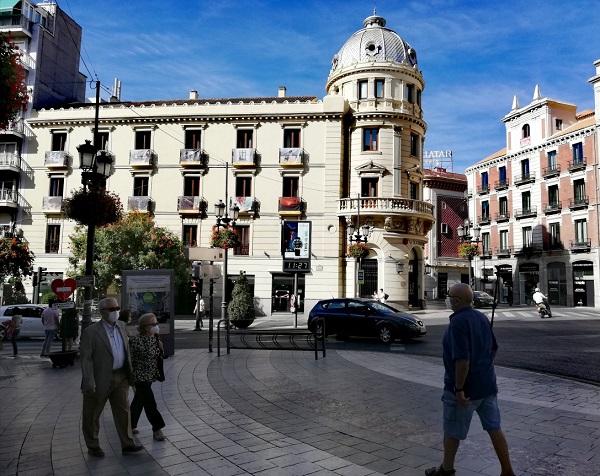 Puerta Real, en la capital granadina. Puerta Real, en la capital granadina.