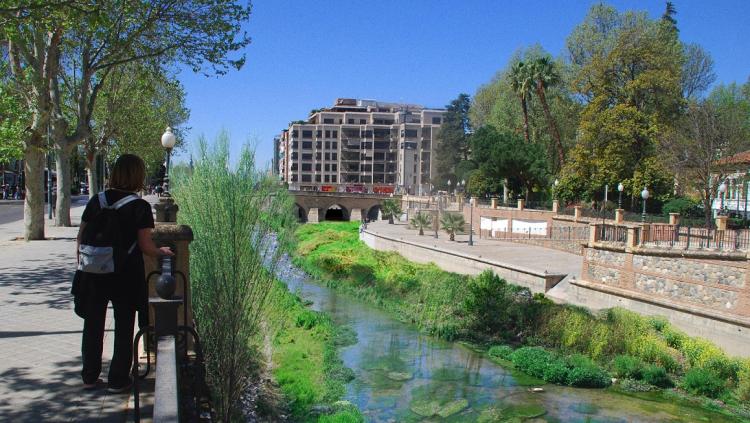 Recreación de cómo quedaría el Genil a la altura del Paseo del Salón.