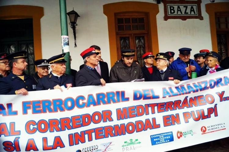 Una de las reivindicaciones en Baza para reclamar la vuelta del tren.