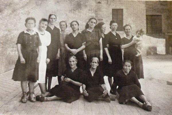 Mujeres, en su mayoría de Almuñécar, en la Cárcel Provincial de Granada. 