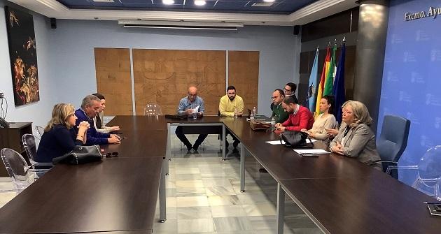 Reunión de la alcaldesa con los portavoces municipales. Reunión de la alcaldesa con los portavoces municipales.