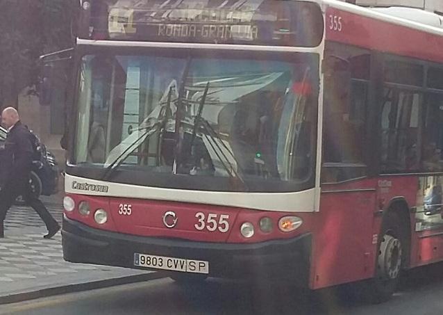 Uno de los buses con más de 12 años de antigüedad.