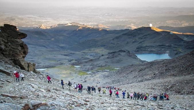 Espectacular imagen de la subida hacia los Tajos de la Virgen, desde la zona de la laguna de las Yeguas.