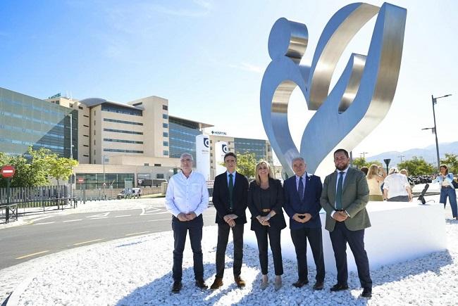 Carazo, con el presidente del Colegio de Enfermería de Granada, el edil de Urbanismo, el diputado provincial de Obras y un representante vecinal.