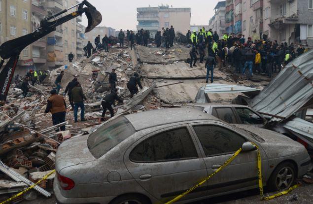 Destrozos causados por el terremoto. 