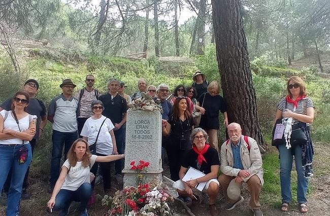 Participantes en la ruta Saramago-Lorca en el Barranco de Víznar. 