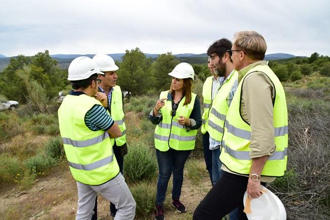 La delegada de Medio Ambiente y el alcalde de Baza han visitado la zona en la que se ejecutan los trabajos.