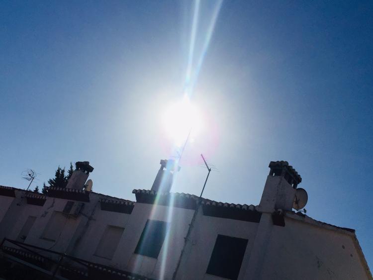 Sol radiante, este domingo sobre Granada.