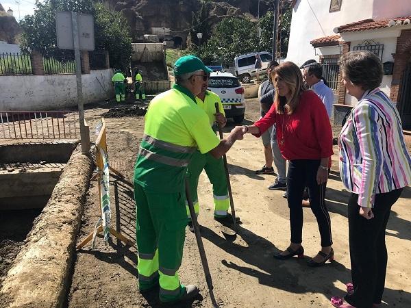 La presidenta de la Junta en su visita a Guadix.