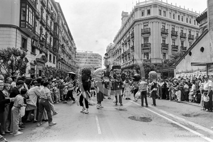 La Tarasca, a su paso por Gran Vía.