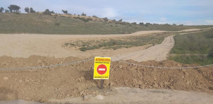 Los terrenos se han acotado y tienen vigilancia para evitar la acampada.