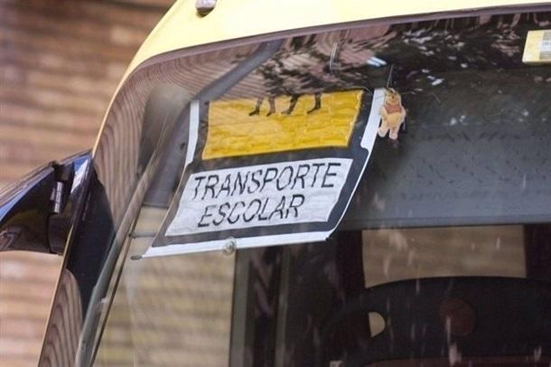 Detalle de un autobús escolar.