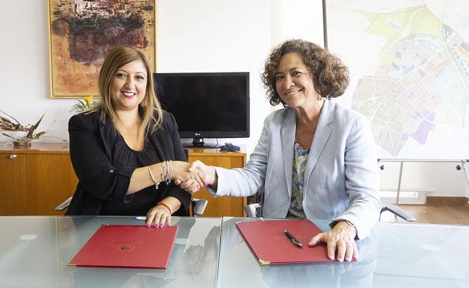 Loli Cañavate y Pilar Aranda Loli Cañavate y Pilar Aranda.