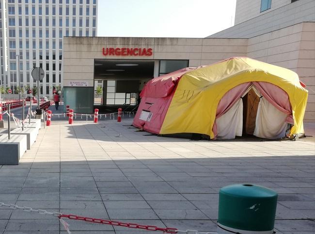 Entrada a las Urgencias del Clínico San Cecilio.