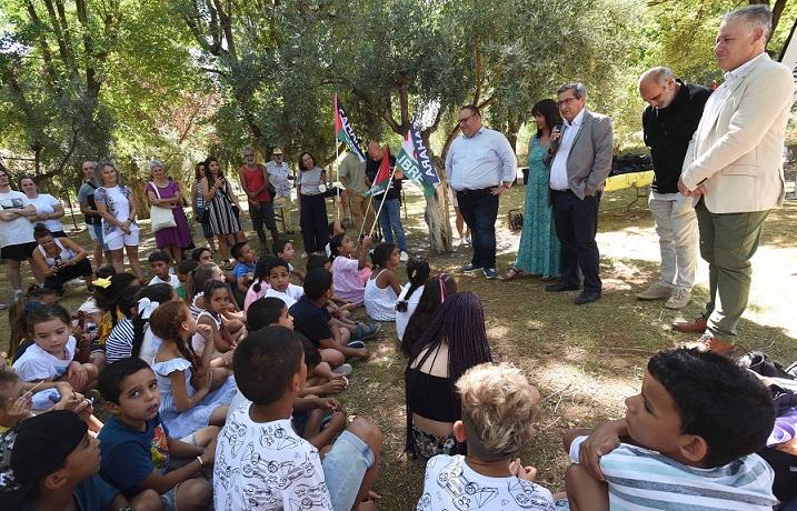 Recepción a los niños y niñas saharauis en la Ciudad Deportiva de Armilla. 