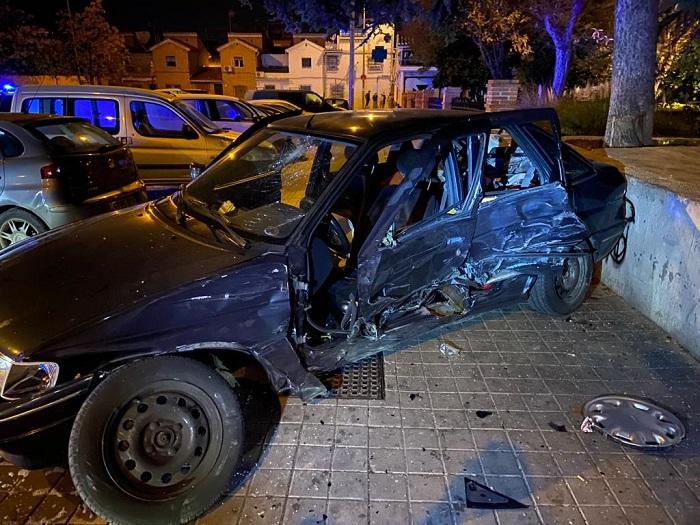 Estado en el que quedó el vehículo en su intento de zafarse de la Policía Local.