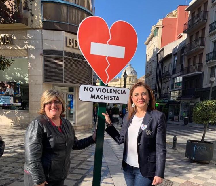 Las concejales Ana Muñoz y Raquel Ruz.