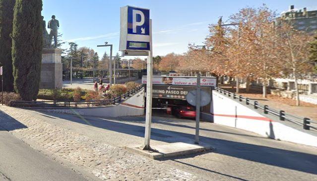 Entrada al aparcamiento del Violón.